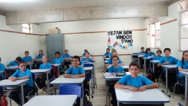 Escolas de mobília nova
