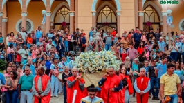 Fiéis celebraram a Virgem do Rosário