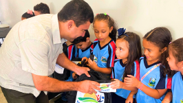 Entrega dos Kits Escolares