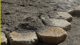 Capela dos Leandros recebe calçamento