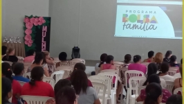 CRAS reúne beneficiários do Programa "Bolsa Família" 